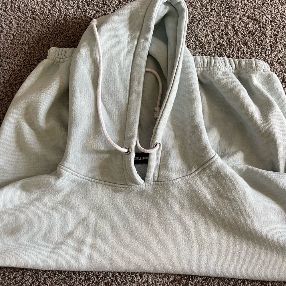 Pretty Little Thing Sweatsuit - Picture 5 of 6